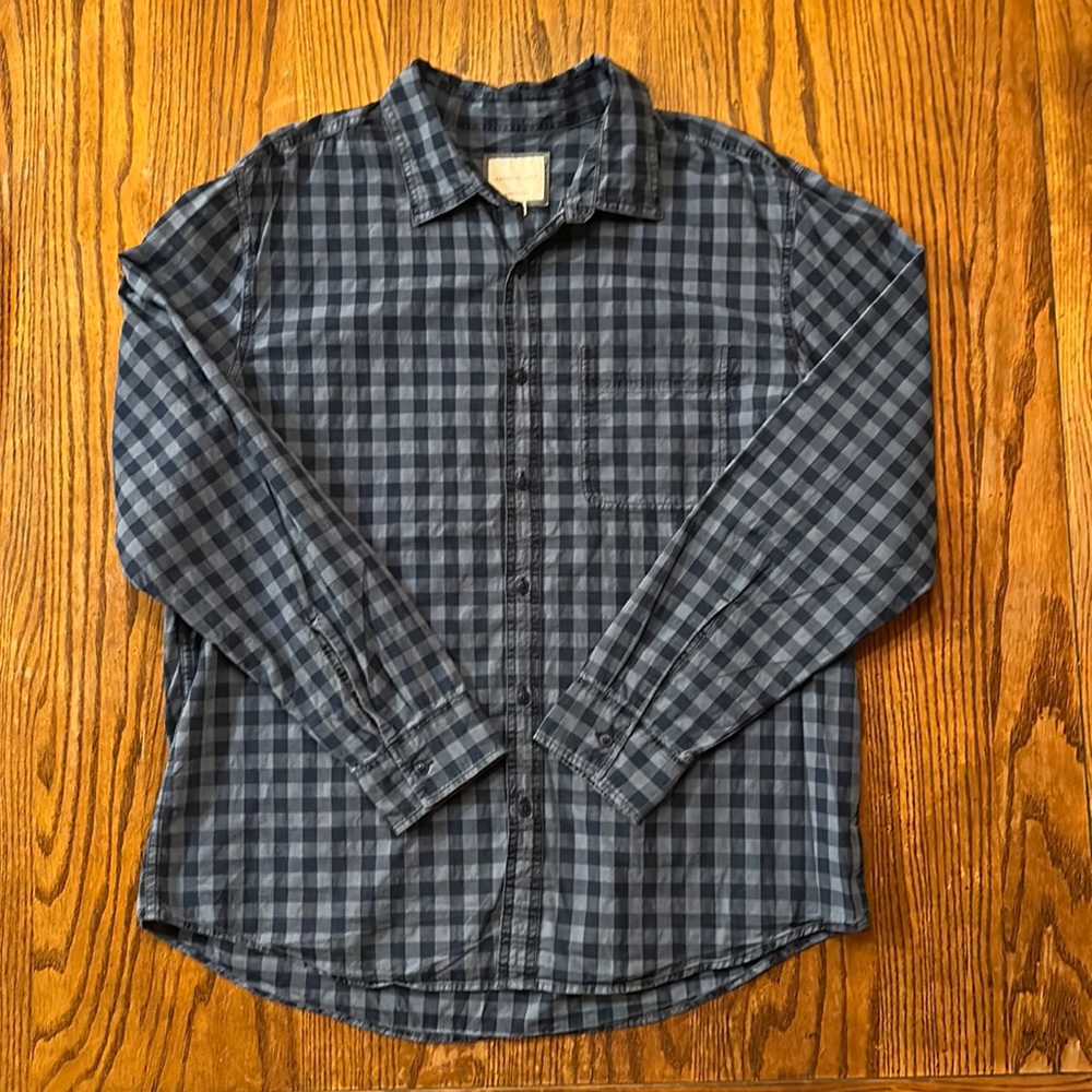 American Eagle Men’s casual button down size XL, blue